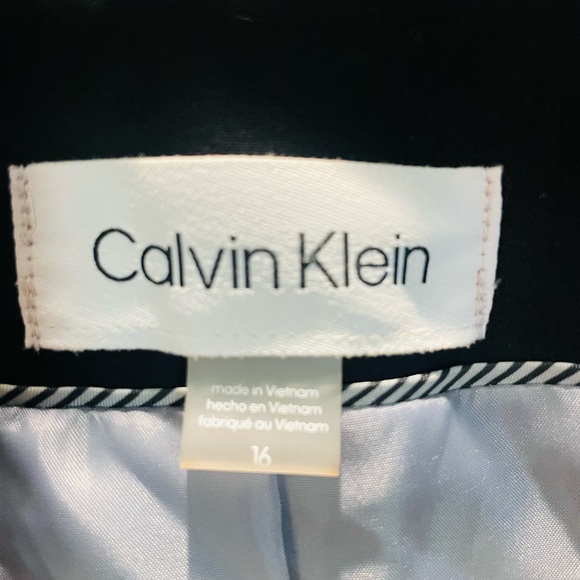 Calvin Klein Women's Two Button Lux Blazer size 16 made in Vietnam - Picture 2 of 8